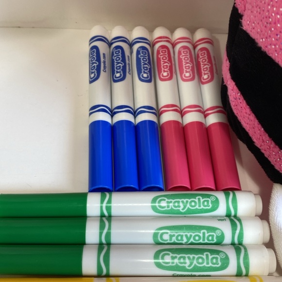 CRAYOLA PLUSH CRAYON WITH CRAYOLA MARKERS - Picture 12 of 17